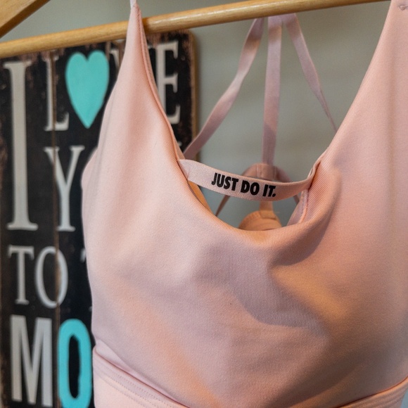Light Pink Nike Sports Bra M A004 - Picture 8 of 8
